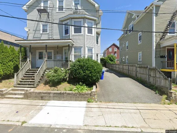 91 Daniels St #2, Pawtucket, RI 02860