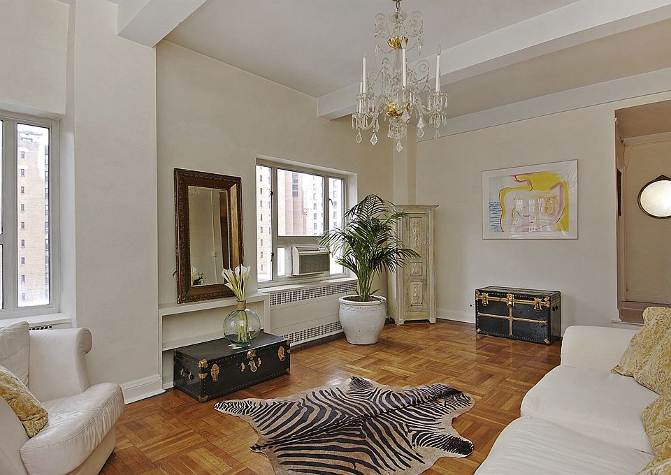 2nd image of 20 E 35th St APT 12D