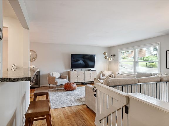 5th image of 200 Wessex Hills Dr