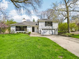 939 Westcliff Ln SE, Deerfield, IL 60015