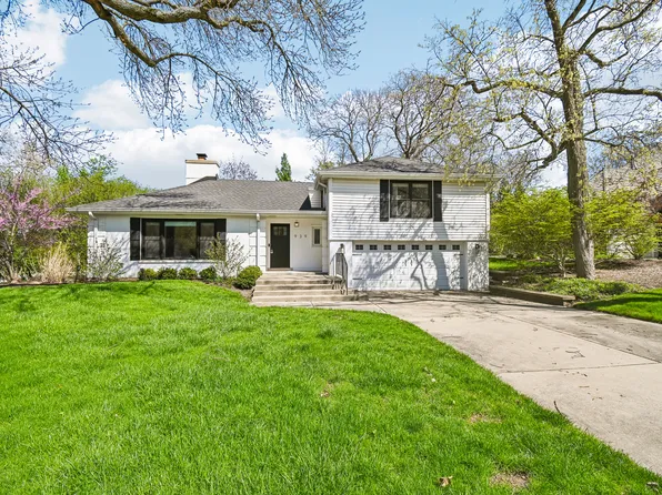 939 Westcliff Ln SE, Deerfield, IL 60015