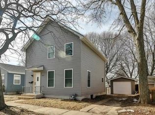 407 S Dixon Ave, Dixon, IL 61021