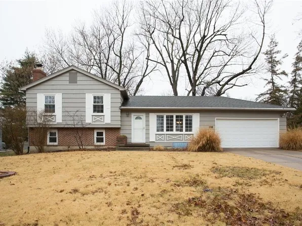 9706 Hayes St, Overland Park, KS 66212