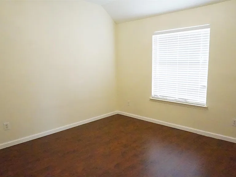 2114 Madewood Dr — Photo 17
