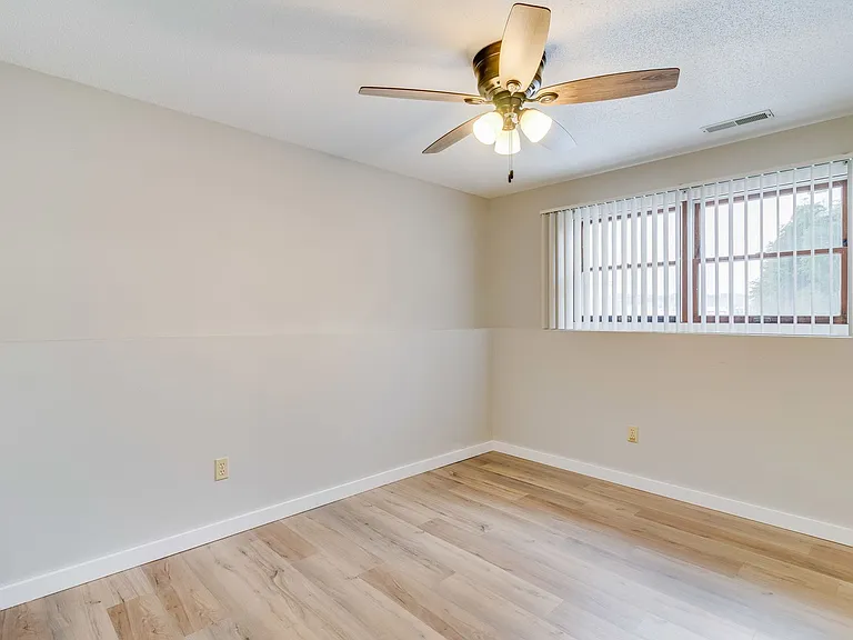 1315-1323 Branding Iron Rd — Photo 11