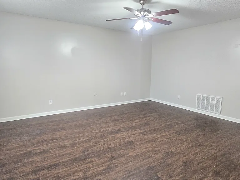 87 Sycamore Cir — Photo 5