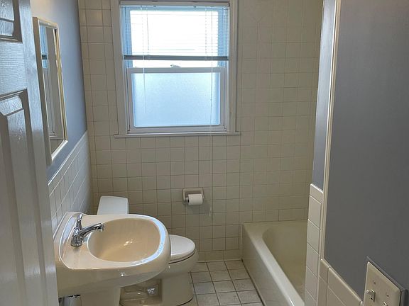 5th image of 3095 Buckingham Ave