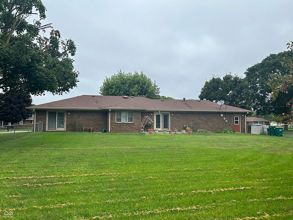 2nd image of 897 Broadway South Dr