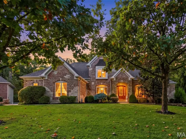 112 Castlewood Estates Dr, O'Fallon, MO 63368