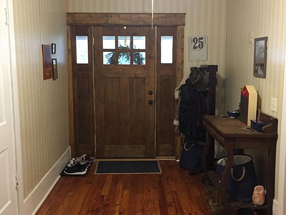 This is the front door that takes you to the front of the ho