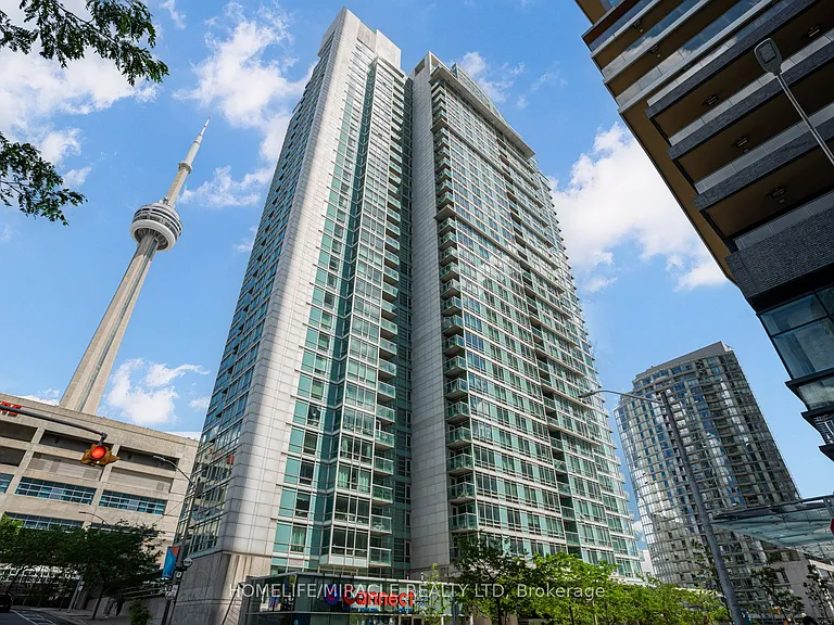 81 Navy Wharf Ct #201 — Photo 1