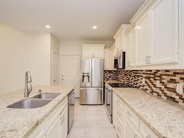 10572 Twin Oak Dr — Photo 12