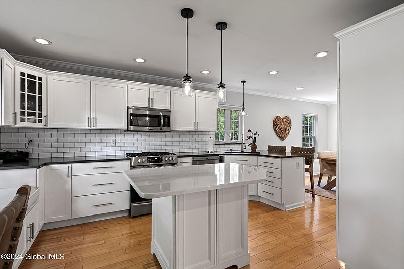 3rd image of 12 Commons Boulevard