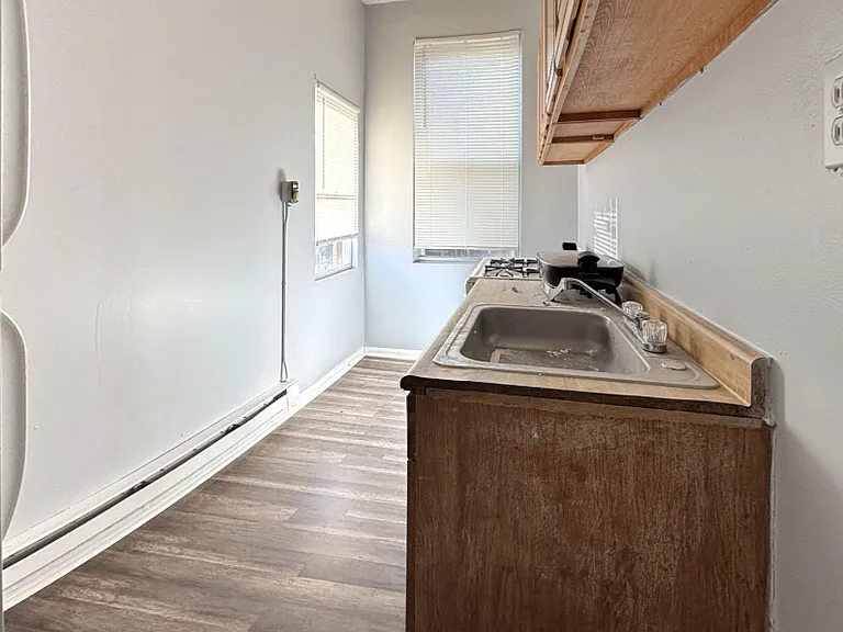 1908 S 65th St #B — Photo 3