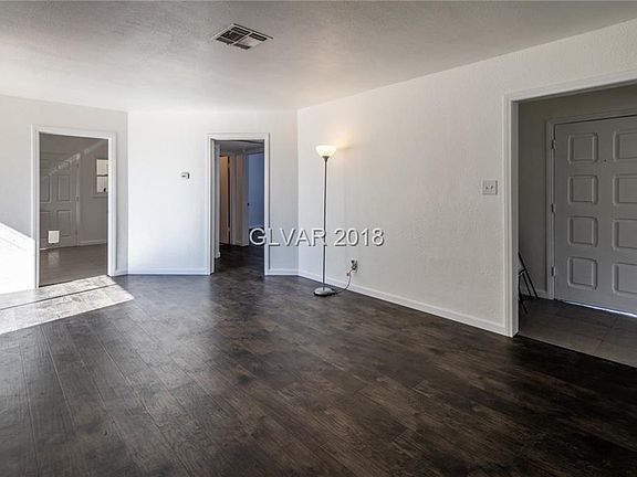 4th image of 1320 E Oakey Blvd