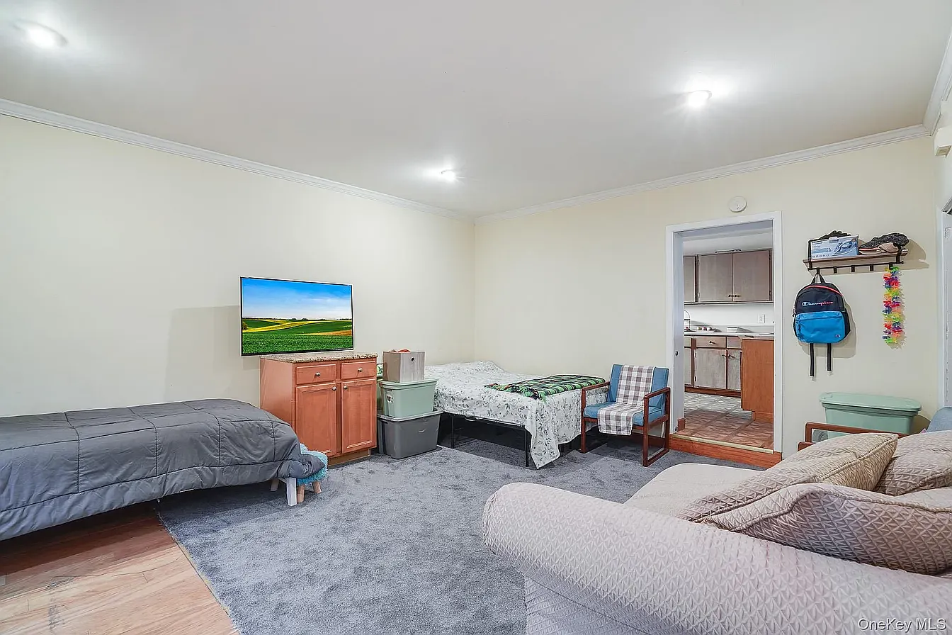 Studio, $2,000 — Photo 4