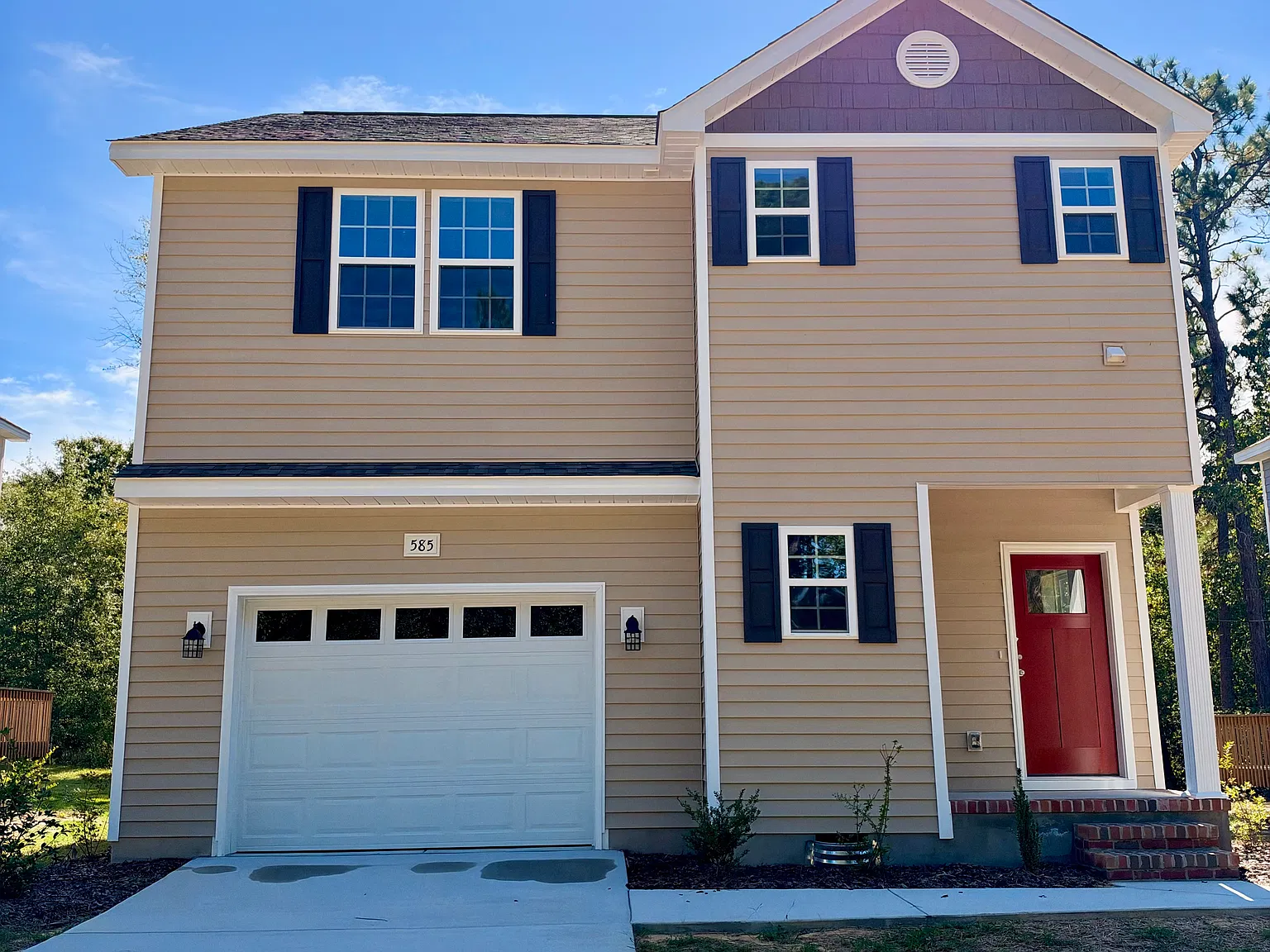 3 bed, 2.5 bath, 1470 sqft, $2,000 — Photo 1