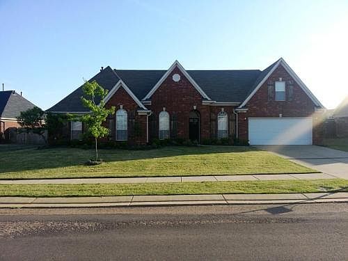 1st image of 2652 Pinnacle Dr