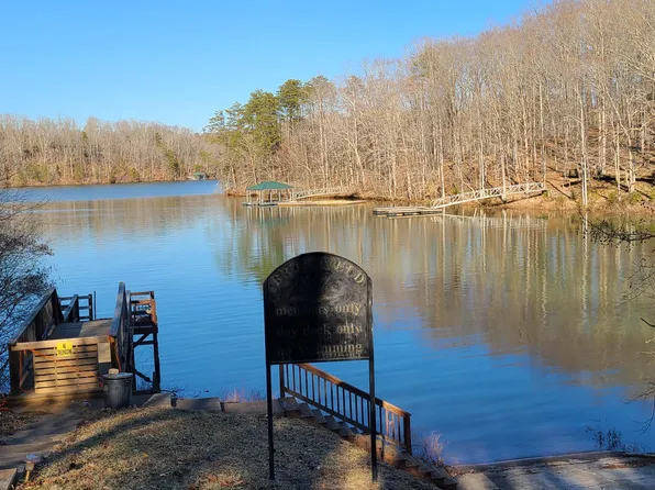 29 Poplar Ridge Dr, Pittsville, VA 24139