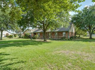 8765 Cleaver Ln, Terrell, TX 75160