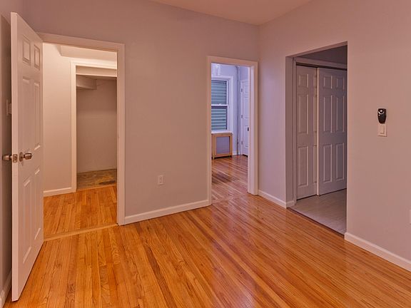 5th image of 42 Condict St