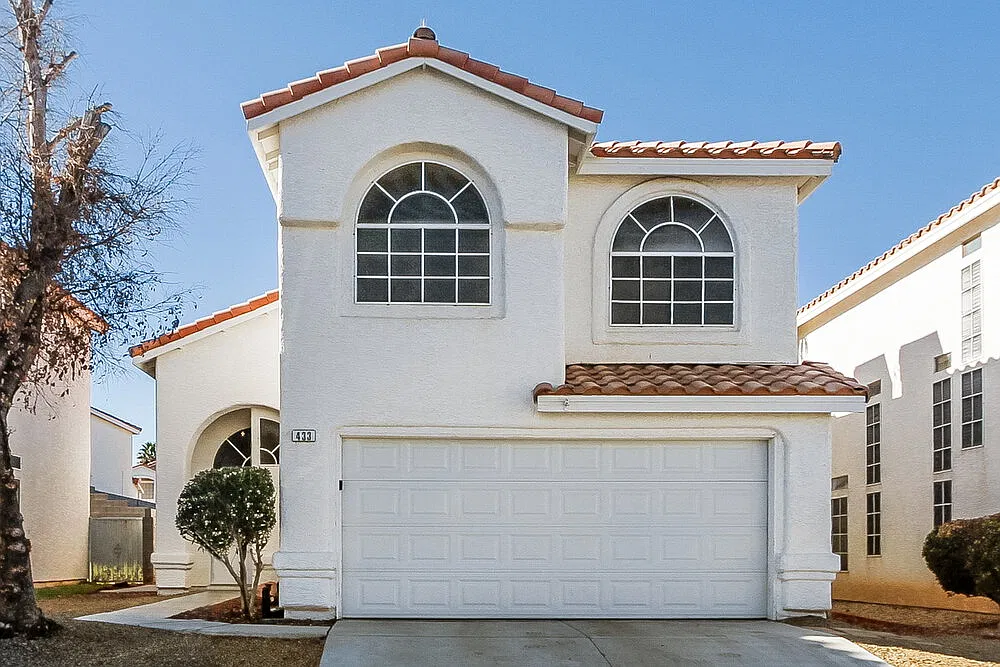 4 bed, 3.0 bath, 1559 sqft, $2,220 — Photo 1