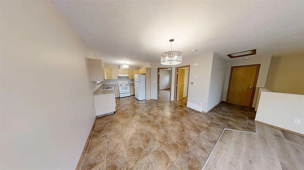 3 bed, 2.0 bath, 1286 sqft, $1,850 — Photo 3