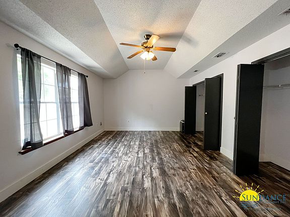 5th image of 437 Shoal Lake Dr