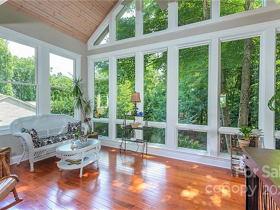 4th image of 36 Kingsmill Ct