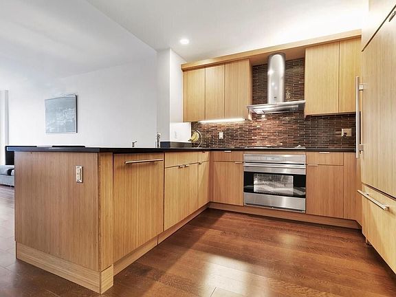3rd image of 70 Little West St APT 10H