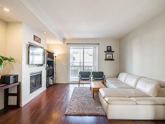 4th image of 688 Edgar Ave #63