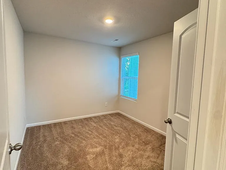 309 Turning Lake Dr — Photo 9