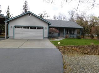 181 Mountain Pine Dr, Grants Pass, OR 97526