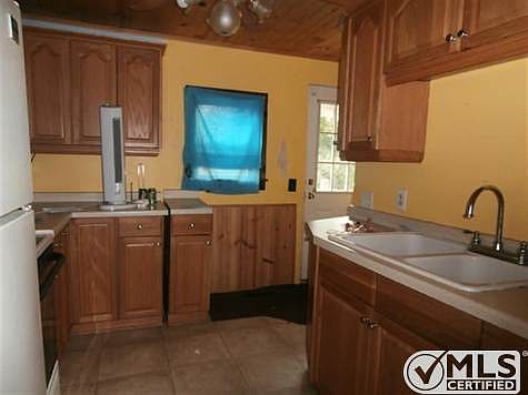 3rd image of 606 Mineral Ave