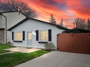 7256 Deering St, Westland, MI