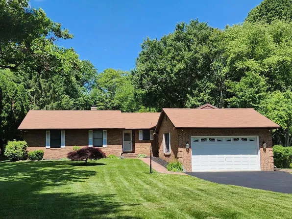 6420 Hickory Ln, Sykesville, MD 21784