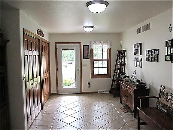 5th image of 1886 Woodridge Cir
