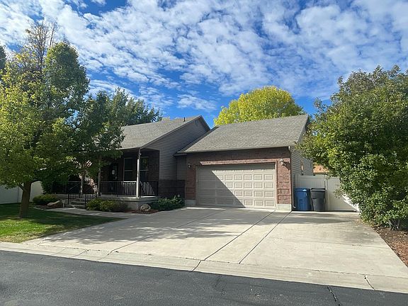 2nd image of 684 Apple Dr