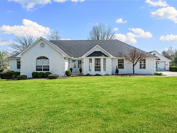 3rd image of 5203 S Pleasant Ln