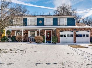 386 Willow Hedge Dr, Monroeville, PA 15146