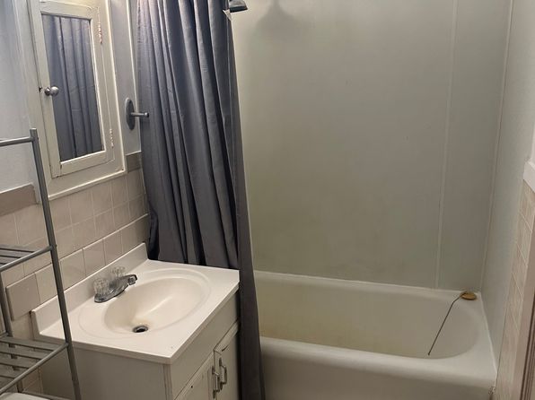 1701 E Giltner Cir #4