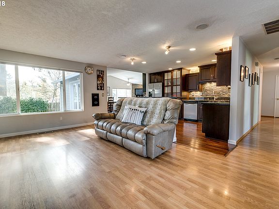 5th image of 1800 SE River Glen Ct