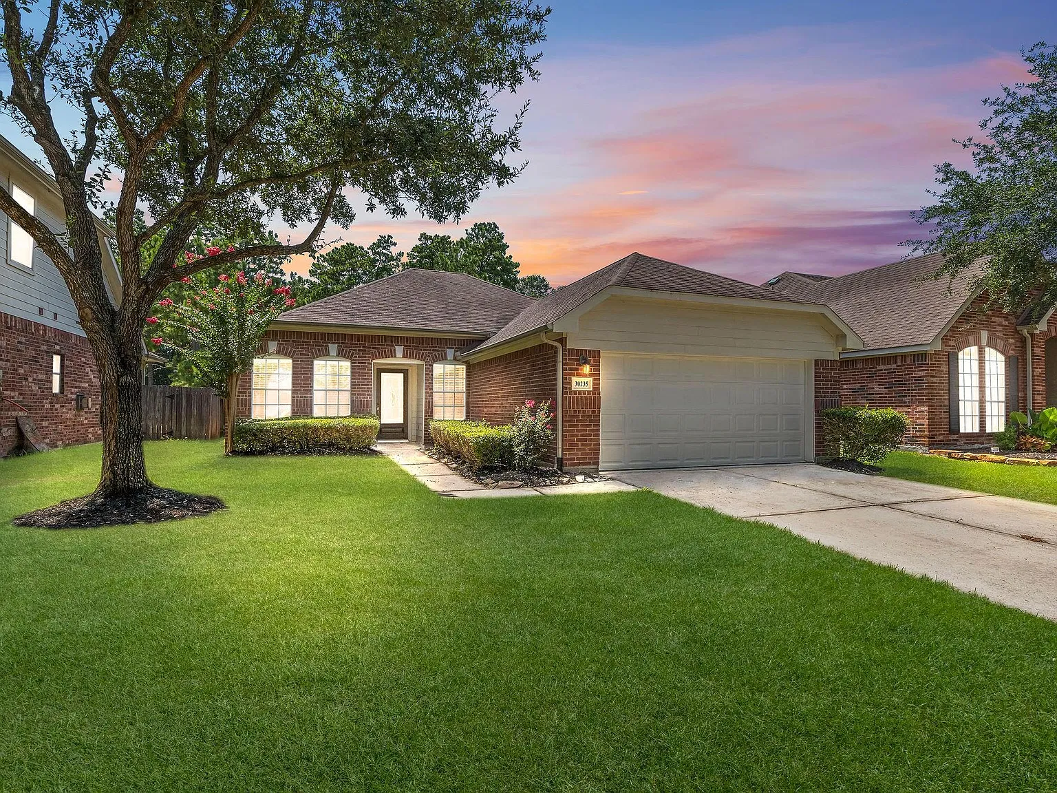 3 bed, 2.0 bath, 1499 sqft, $1,900 — Photo 1