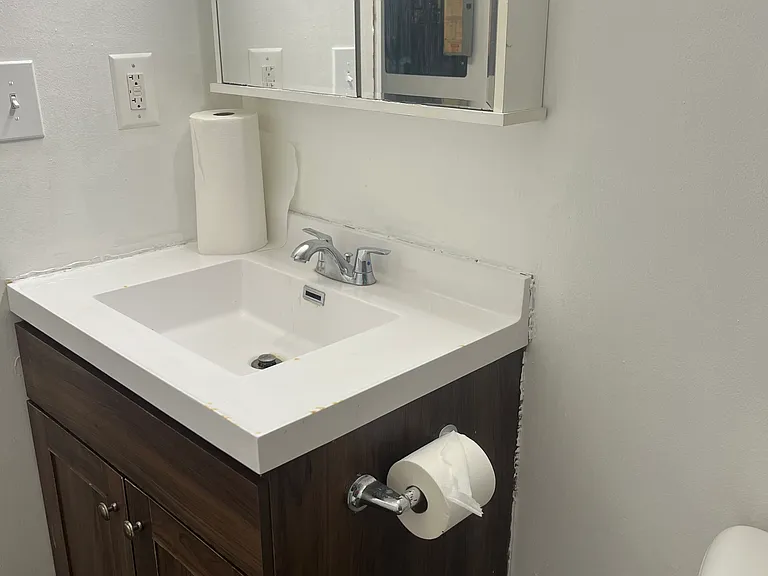 502 S Logan St #11 — Photo 1