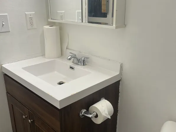 502 S Logan St #11, Kewanna, IN 46939