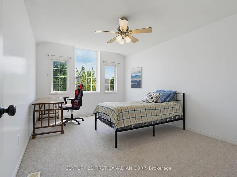 761 Blacksmith St — Photo 24