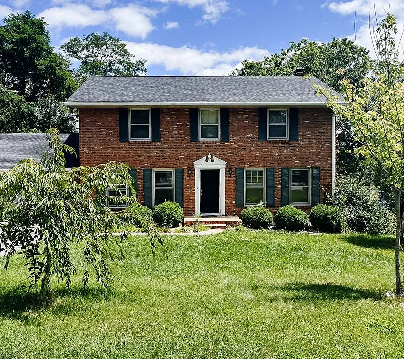 405 Stonegate Dr