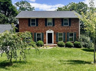 405 Stonegate Dr, Blacksburg, VA 24060