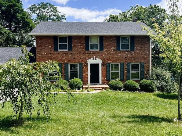 405 Stonegate Dr, Blacksburg, VA 24060