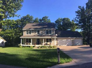 1902 Robindale Dr, Houghton, MI 49931